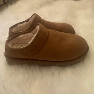 UGG Classic Slipper size 9